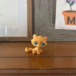hasbro littlest pet shop orange crouching kitten #300
